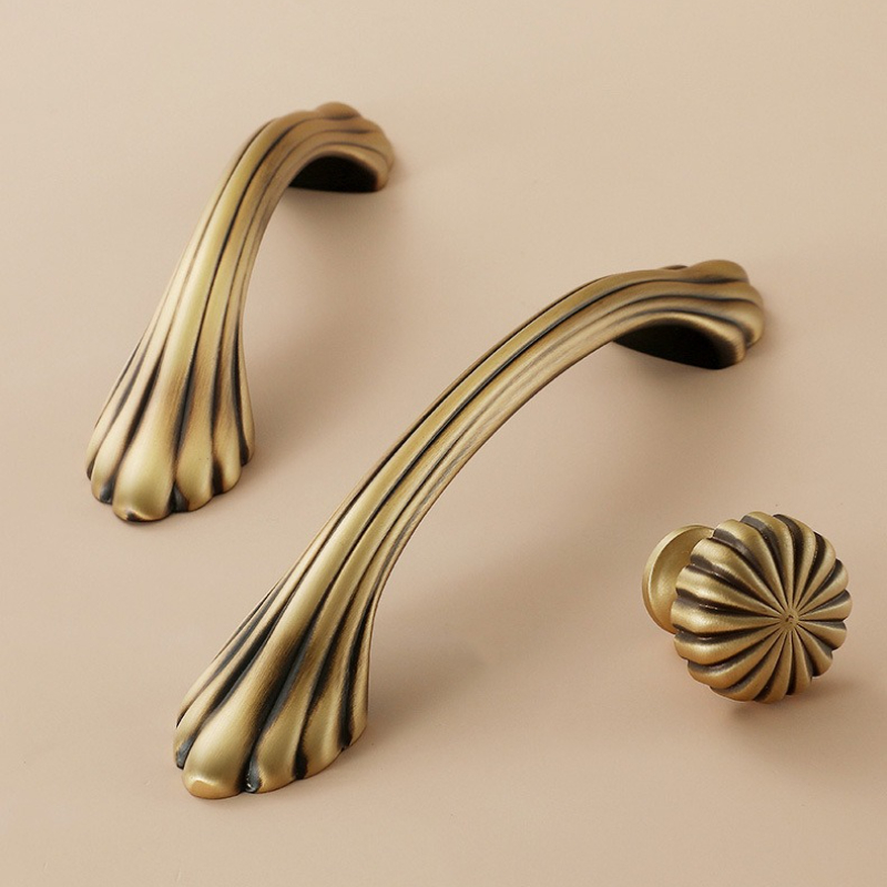 Furniture And Kitchen Hardware Fitting - Maniglie per mobili in ottone vintage
